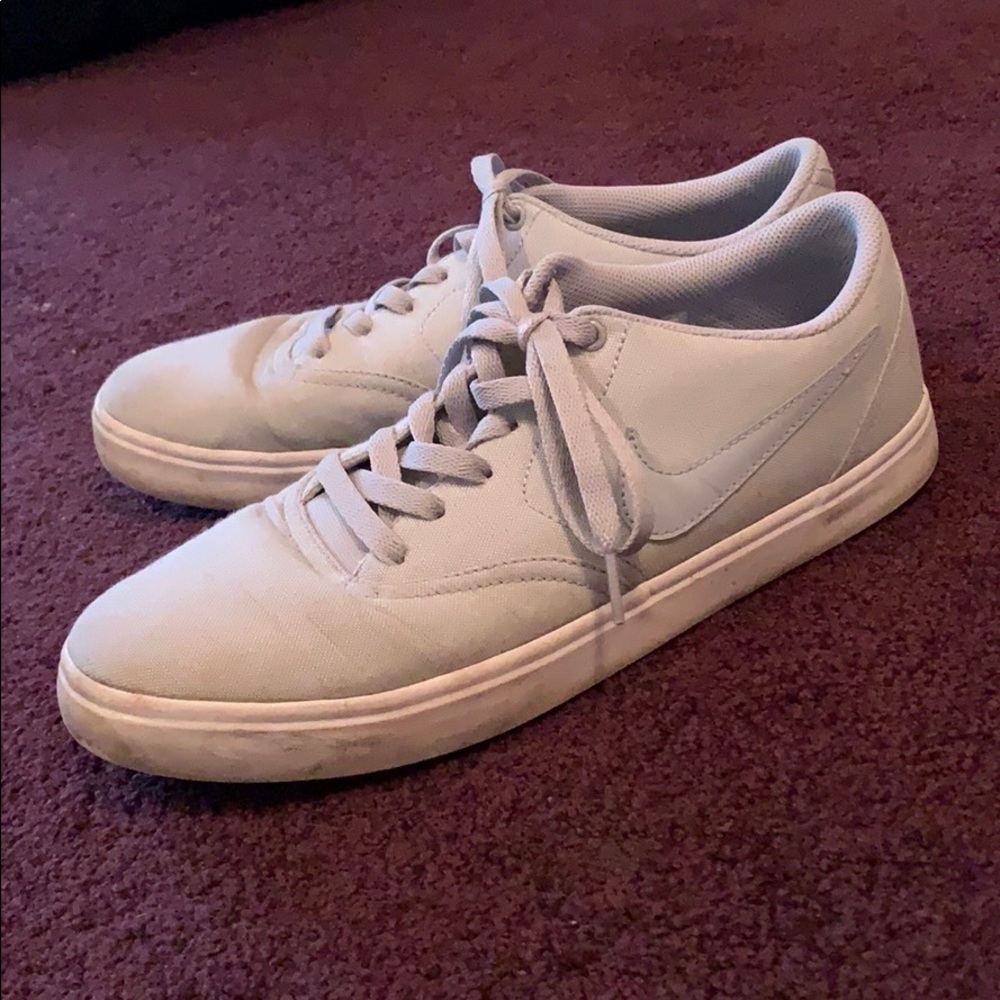 Nike SB Light Gray Sneakers